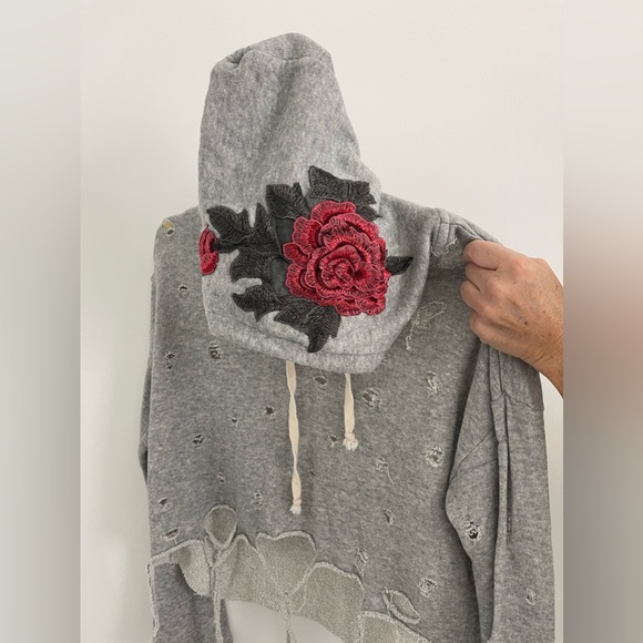 2 Medium Trendy Grey Soft Sweatshirts BUNDLE - Picture 3 of 8